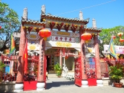 龍の像がシンボル、廣肇會館